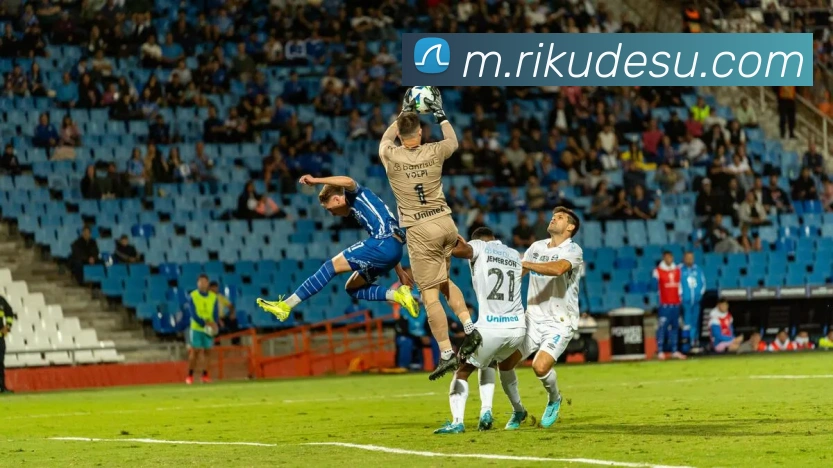 阿森纳U15队在英超青年杯中以4-0战胜北京选拔队成功晋级小组头名